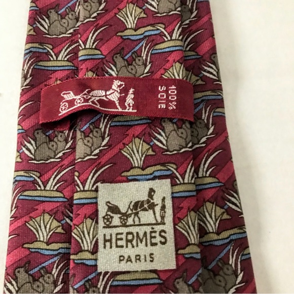 HERMES Tie Bunny Rabbit Tie Luxury Silk Red Background with Brown Tan Blue - Picture 10 of 12
